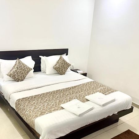 Hotel Dev Palace Ahmadábád Kültér fotó