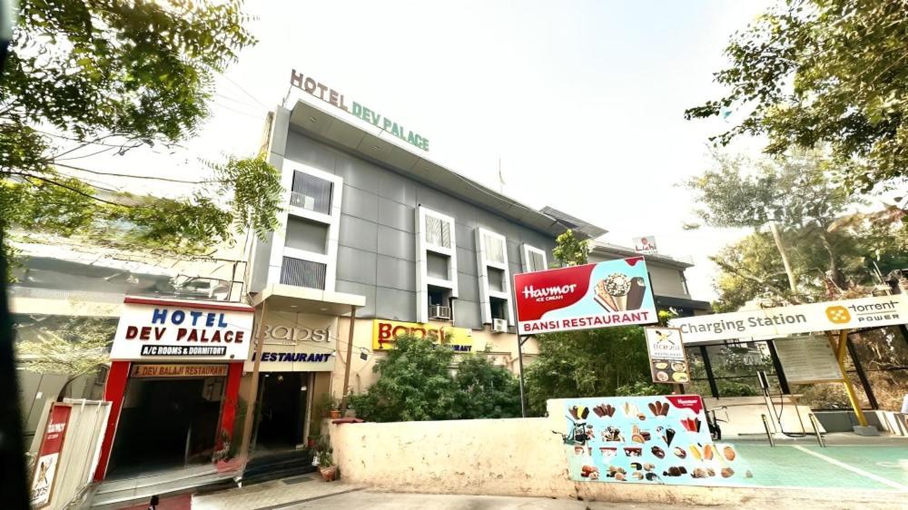 Hotel Dev Palace Ahmadábád Kültér fotó