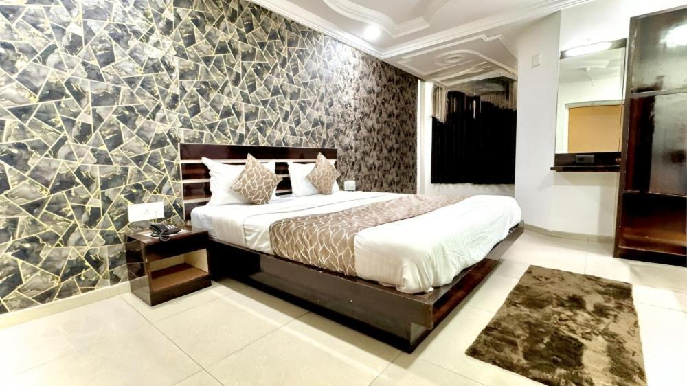 Hotel Dev Palace Ahmadábád Kültér fotó