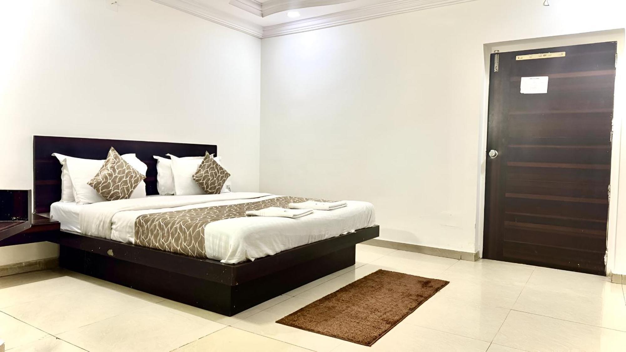 Hotel Dev Palace Ahmadábád Kültér fotó