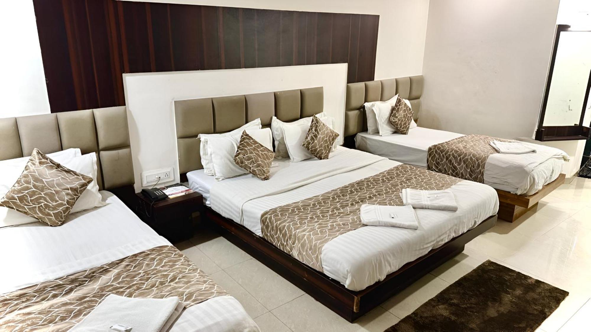 Hotel Dev Palace Ahmadábád Kültér fotó